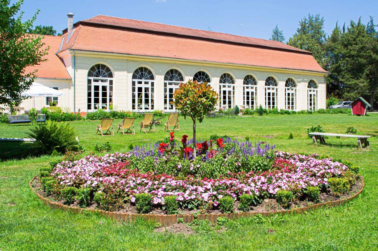 Vila Rozalia Garden Gate Avrig Exterior photo